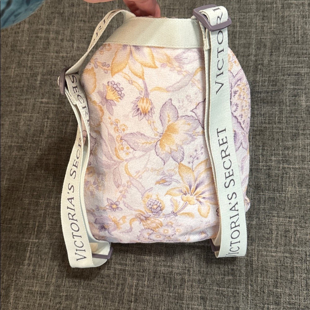 Victoria’s Secret Floral Terry Cloth Drawstring Backpack Beach Gym Bag NWT - Picture 7 of 7